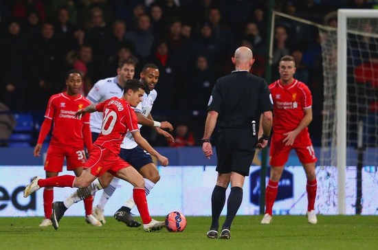 输了也好！湖人三连败敲响体系警钟：内线真空成了湖人致命短板